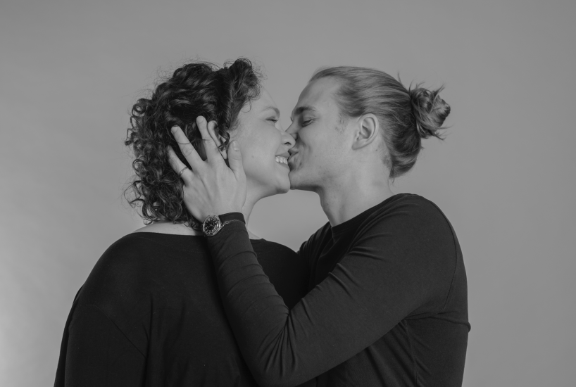 H +J